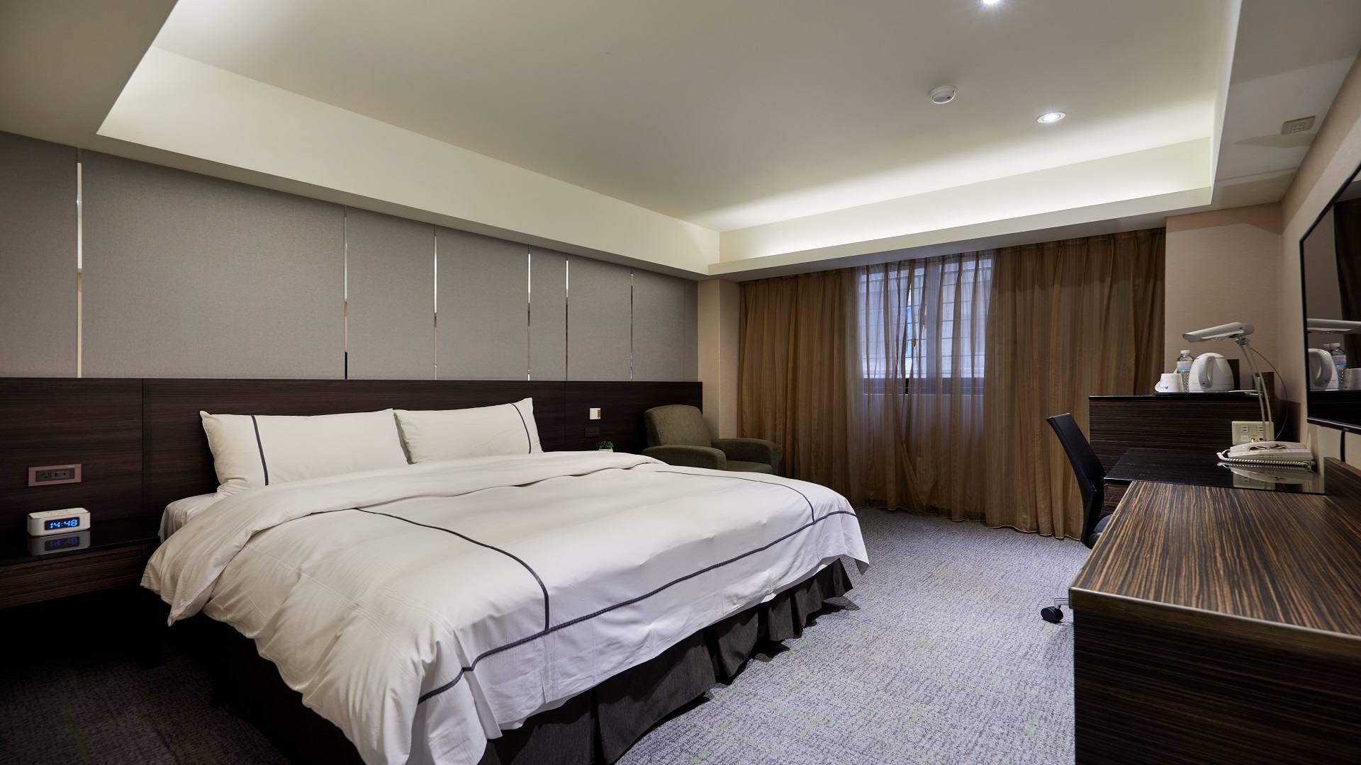 Superior Room1