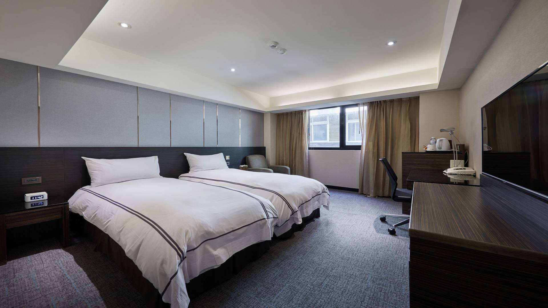 Superior Room2